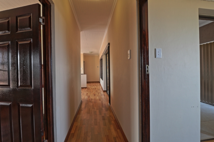 4 Bedroom Property for Sale in Reebok Western Cape